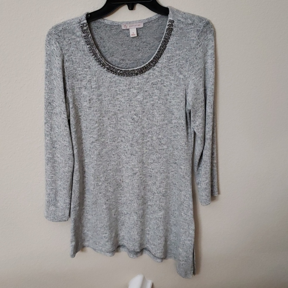 A light Gray sweater tunic